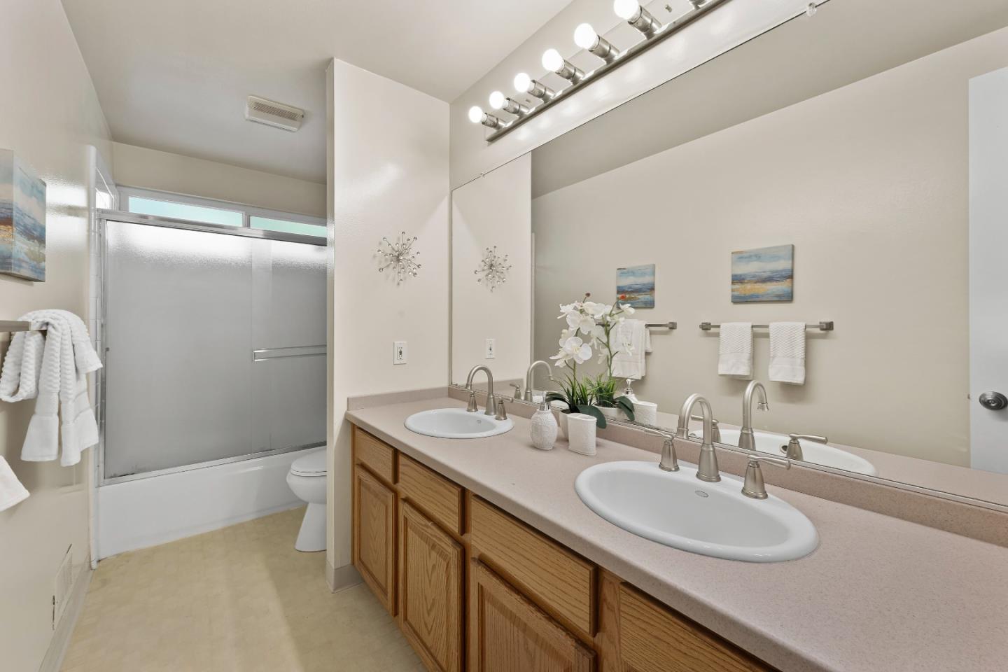 Detail Gallery Image 31 of 87 For 1061 Azalea Dr, Sunnyvale,  CA 94086 - 4 Beds | 2 Baths
