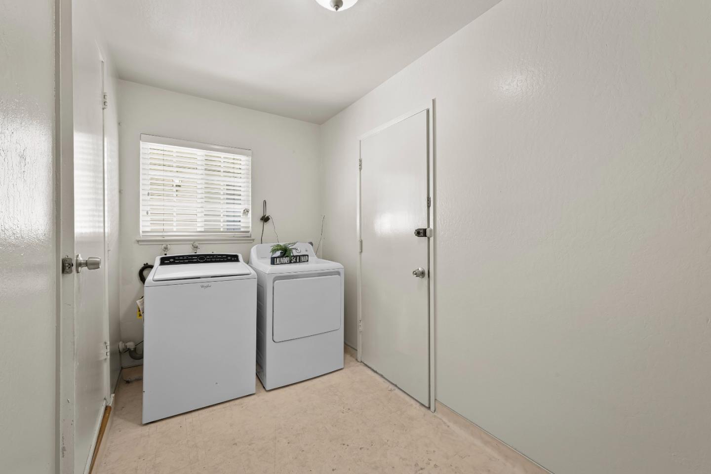 Detail Gallery Image 32 of 87 For 1061 Azalea Dr, Sunnyvale,  CA 94086 - 4 Beds | 2 Baths