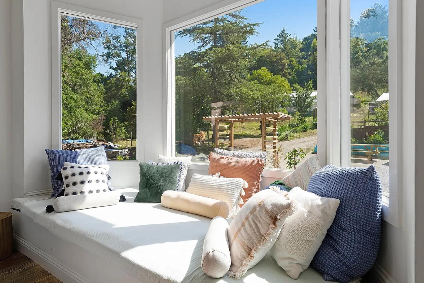 Detail Gallery Image 17 of 120 For 1003 Laurel Glen, Soquel,  CA 95073 - 5 Beds | 2 Baths