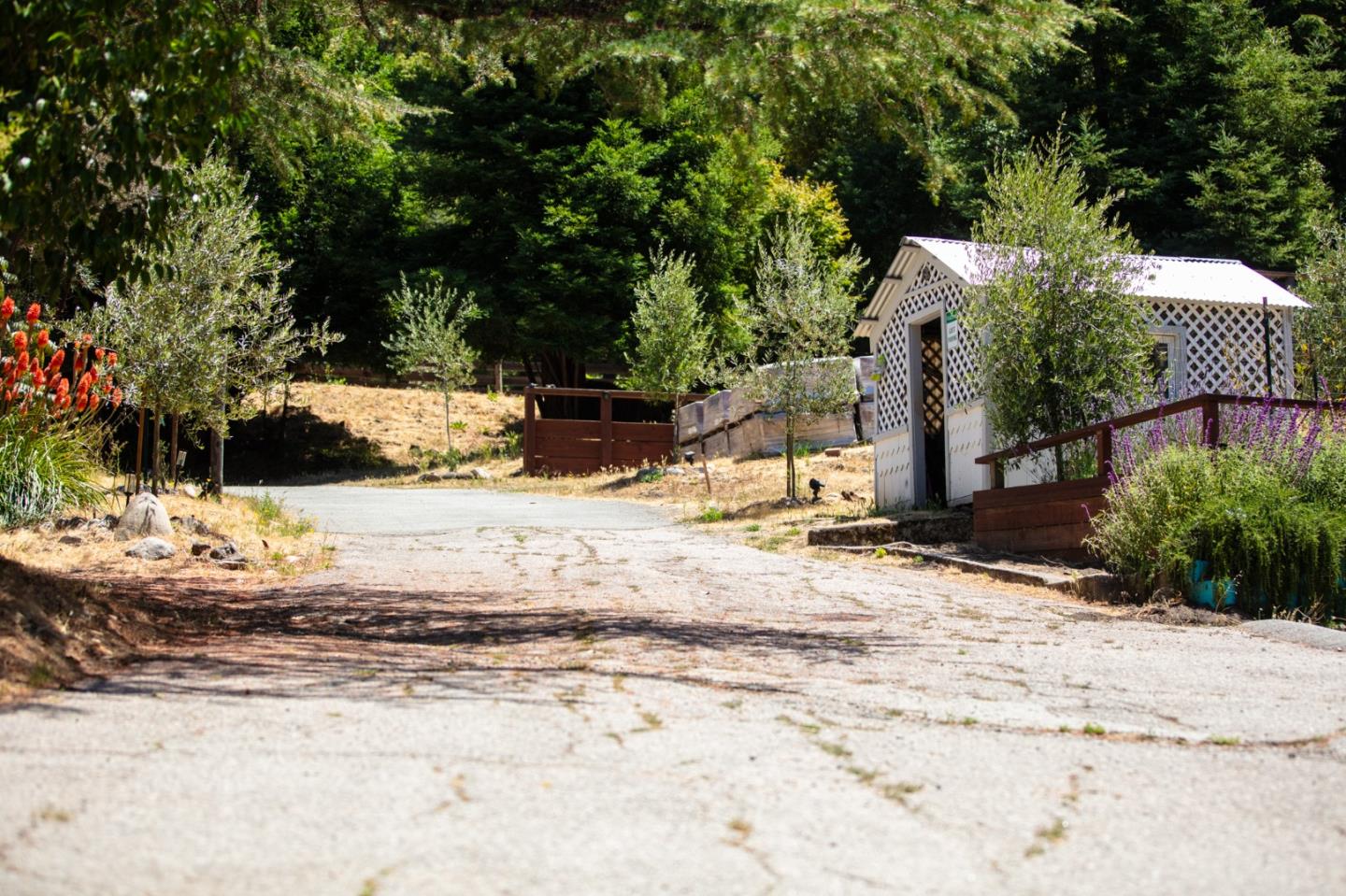 Detail Gallery Image 96 of 120 For 1003 Laurel Glen, Soquel,  CA 95073 - 5 Beds | 2 Baths