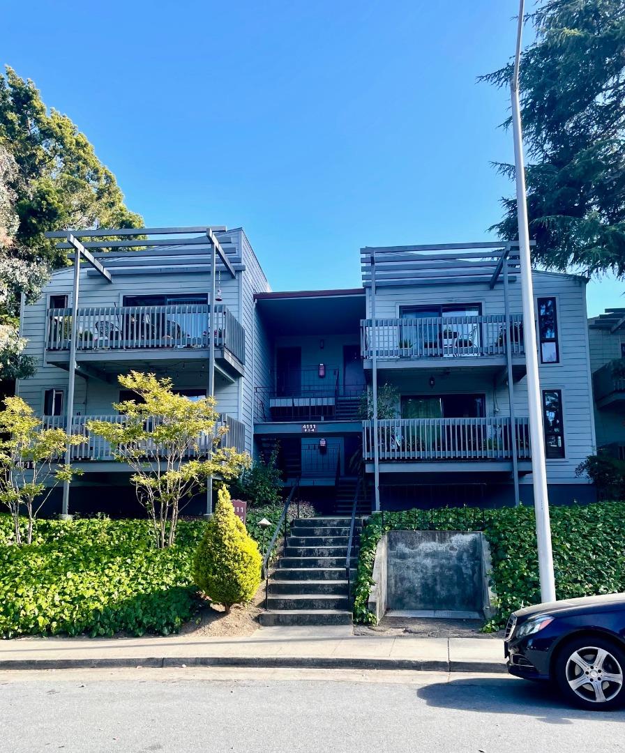 Detail Gallery Image 1 of 17 For 4111 George Ave #3,  San Mateo,  CA 94403 - 1 Beds | 1 Baths