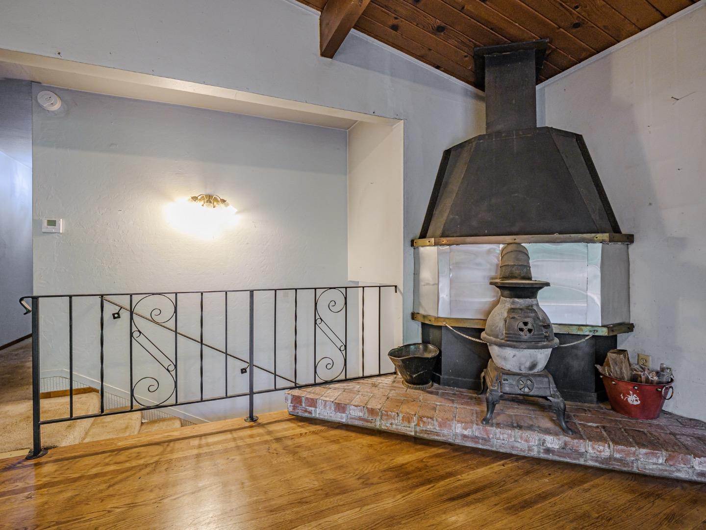 Detail Gallery Image 10 of 60 For 325 Woodland Dr, Scotts Valley,  CA 95066 - 5 Beds | 2 Baths