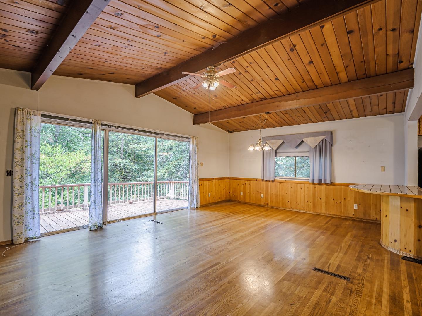 Detail Gallery Image 11 of 60 For 325 Woodland Dr, Scotts Valley,  CA 95066 - 5 Beds | 2 Baths