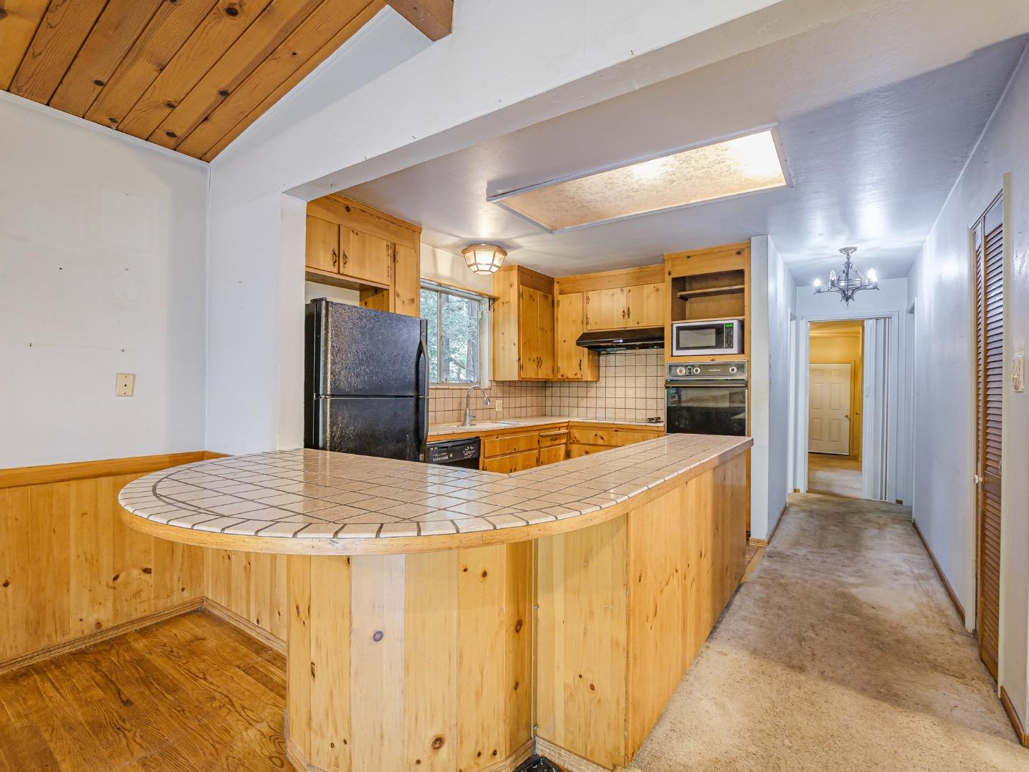 Detail Gallery Image 15 of 60 For 325 Woodland Dr, Scotts Valley,  CA 95066 - 5 Beds | 2 Baths