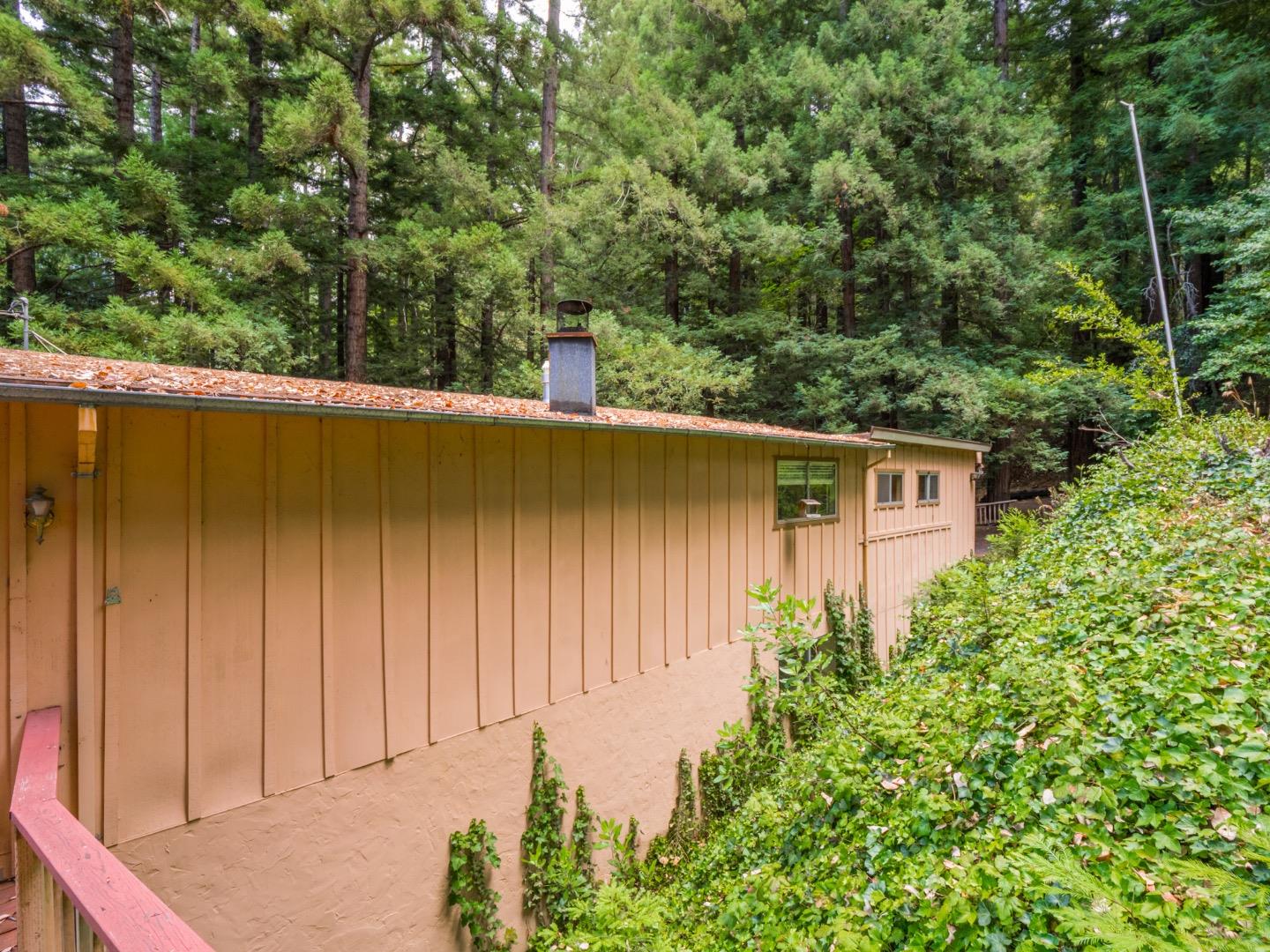 Detail Gallery Image 41 of 60 For 325 Woodland Dr, Scotts Valley,  CA 95066 - 5 Beds | 2 Baths