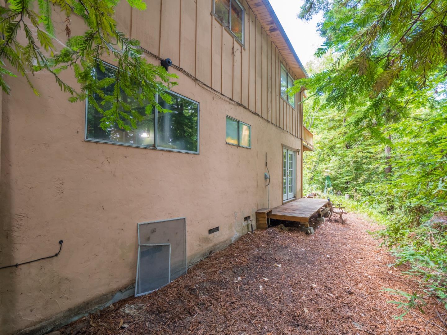Detail Gallery Image 49 of 60 For 325 Woodland Dr, Scotts Valley,  CA 95066 - 5 Beds | 2 Baths