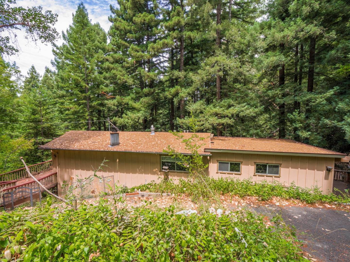 Detail Gallery Image 5 of 60 For 325 Woodland Dr, Scotts Valley,  CA 95066 - 5 Beds | 2 Baths