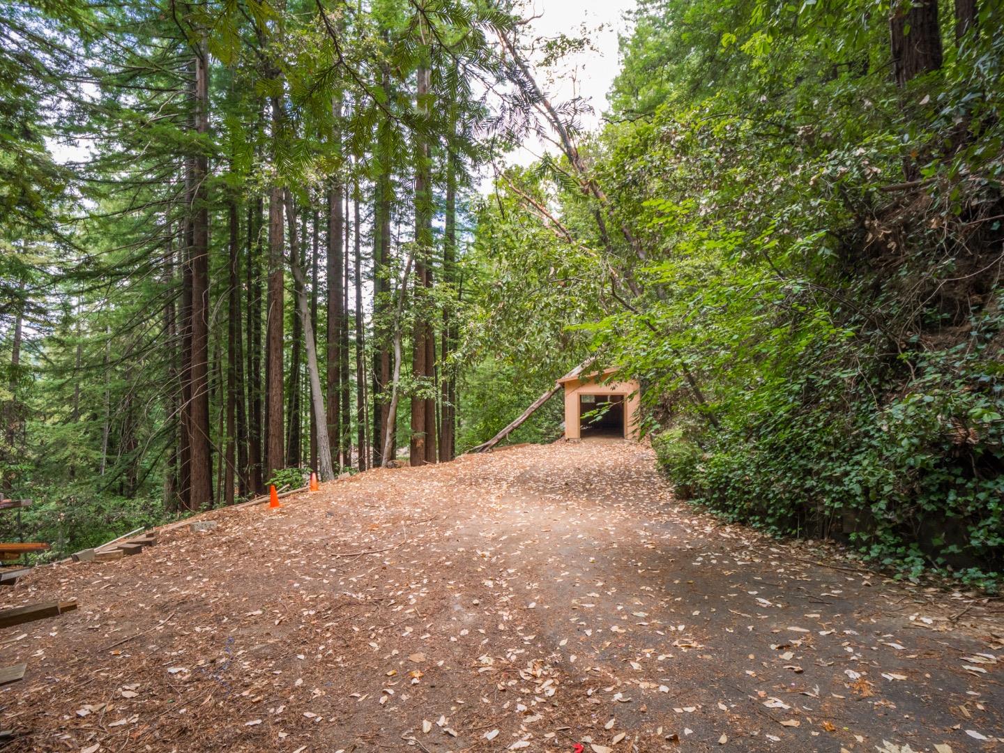Detail Gallery Image 55 of 60 For 325 Woodland Dr, Scotts Valley,  CA 95066 - 5 Beds | 2 Baths