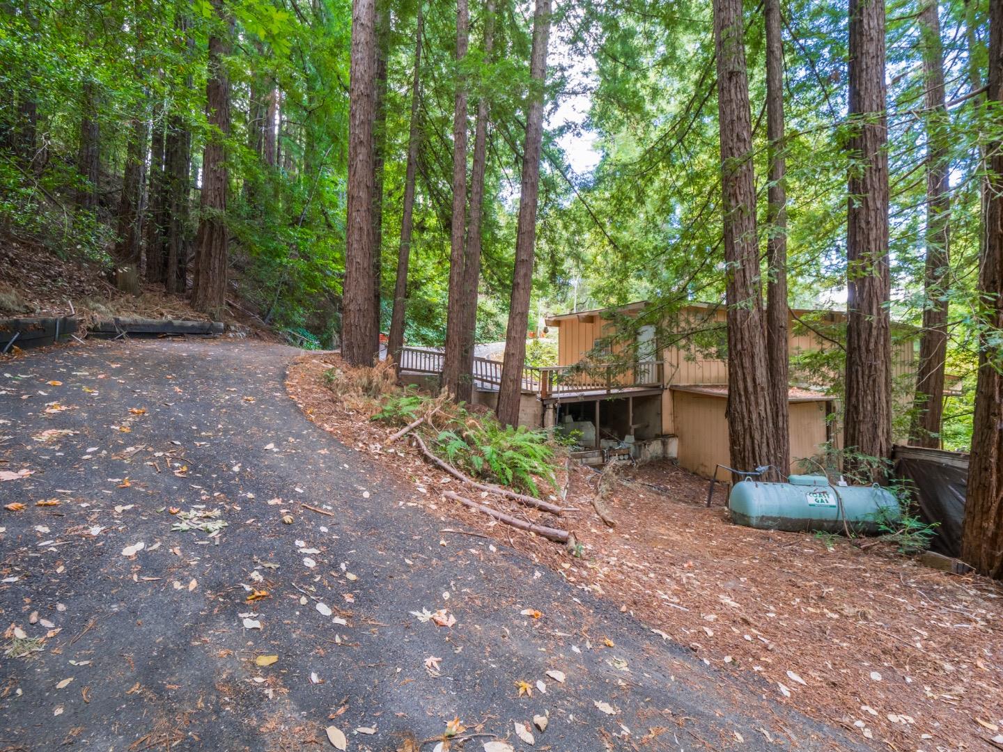 Detail Gallery Image 56 of 60 For 325 Woodland Dr, Scotts Valley,  CA 95066 - 5 Beds | 2 Baths