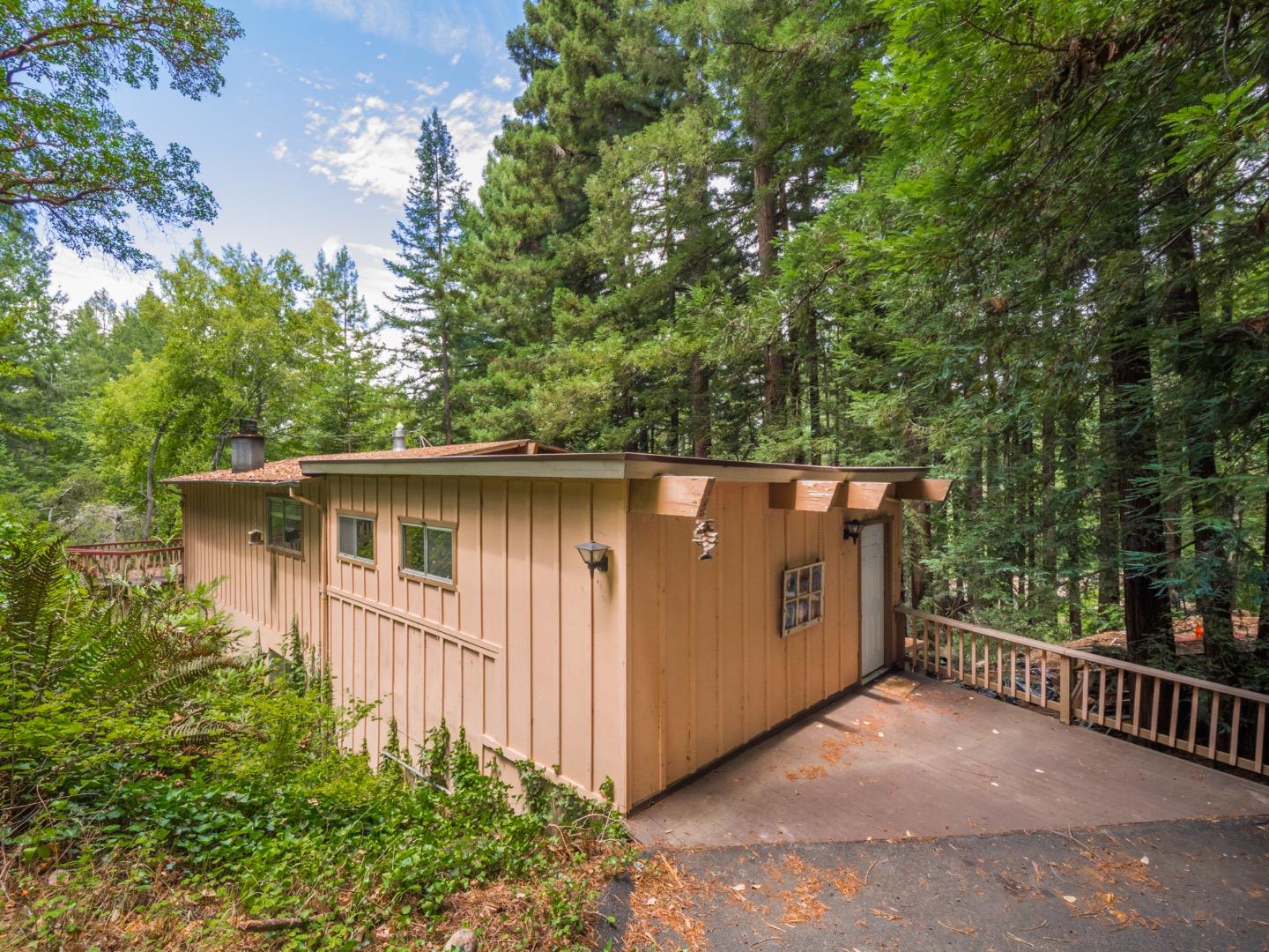 Detail Gallery Image 6 of 60 For 325 Woodland Dr, Scotts Valley,  CA 95066 - 5 Beds | 2 Baths