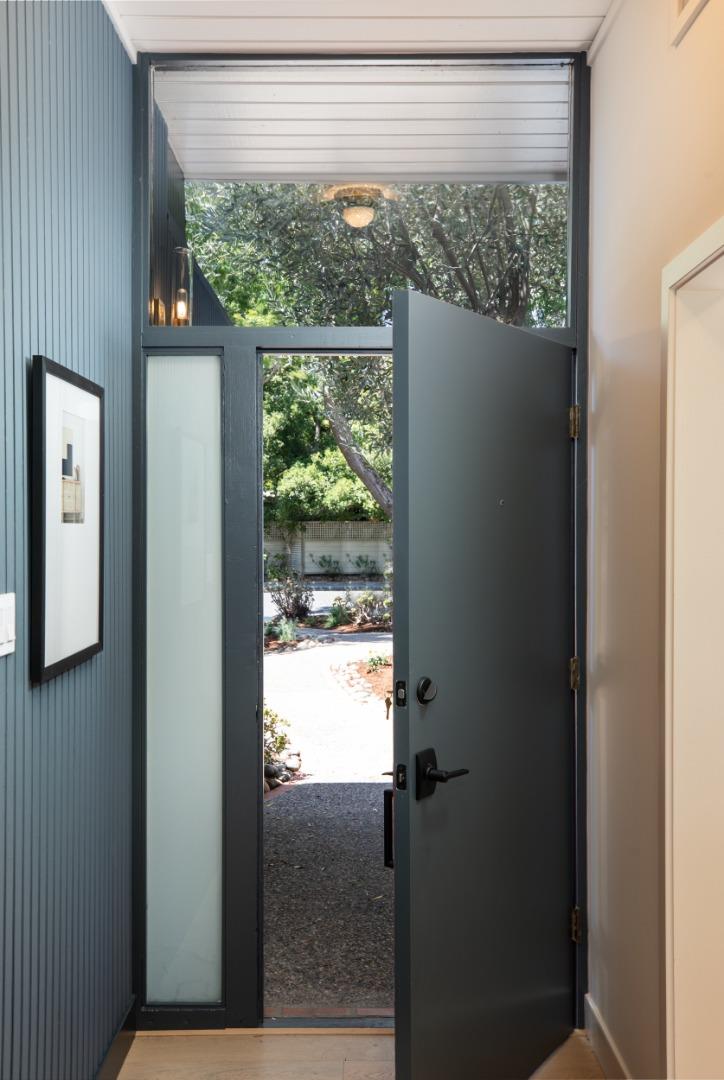 Detail Gallery Image 4 of 33 For 966 El Cajon Way, Palo Alto,  CA 94303 - 3 Beds | 2 Baths