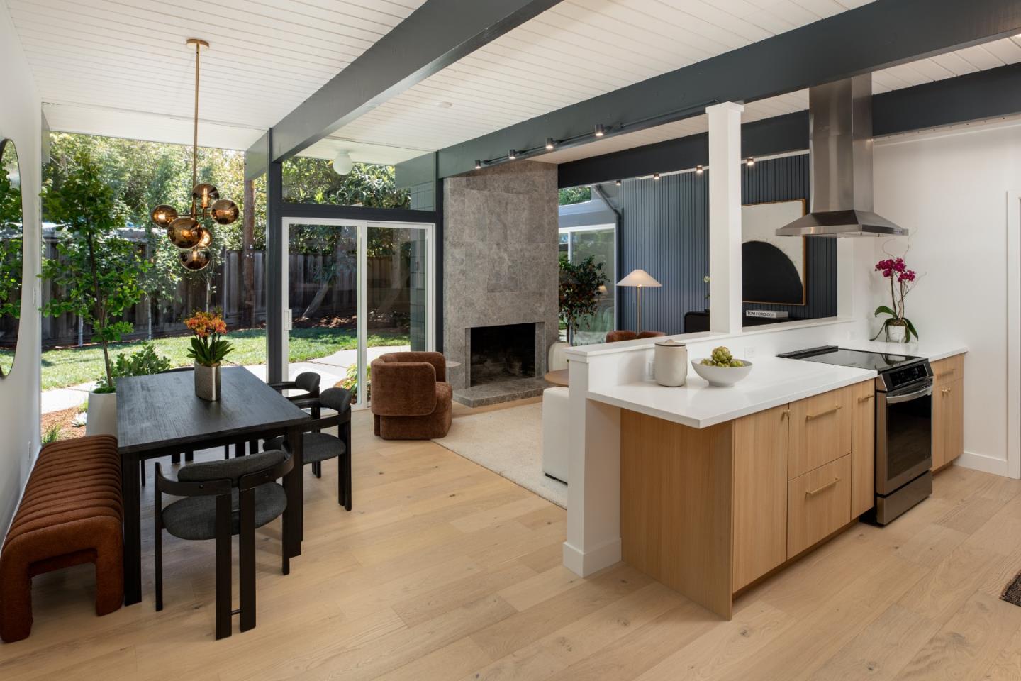 Detail Gallery Image 8 of 33 For 966 El Cajon Way, Palo Alto,  CA 94303 - 3 Beds | 2 Baths