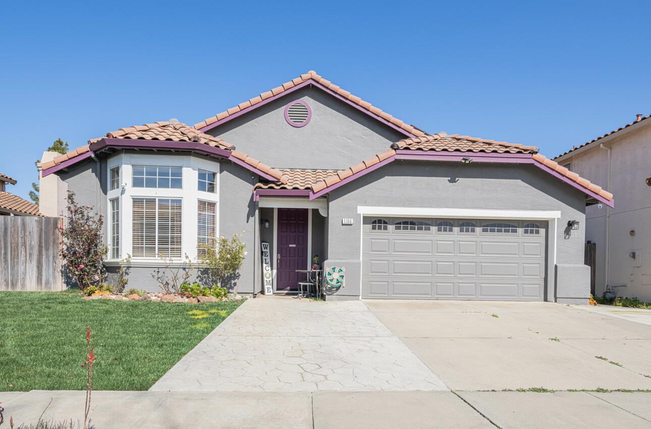 Detail Gallery Image 1 of 9 For 1166 Wellington Ct, Salinas,  CA 93906 - 4 Beds | 2 Baths