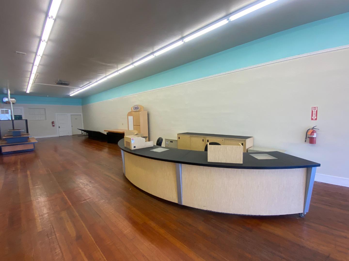 Detail Gallery Image 7 of 10 For 7483 Monterey St, Gilroy,  CA 95020 - – Beds | – Baths
