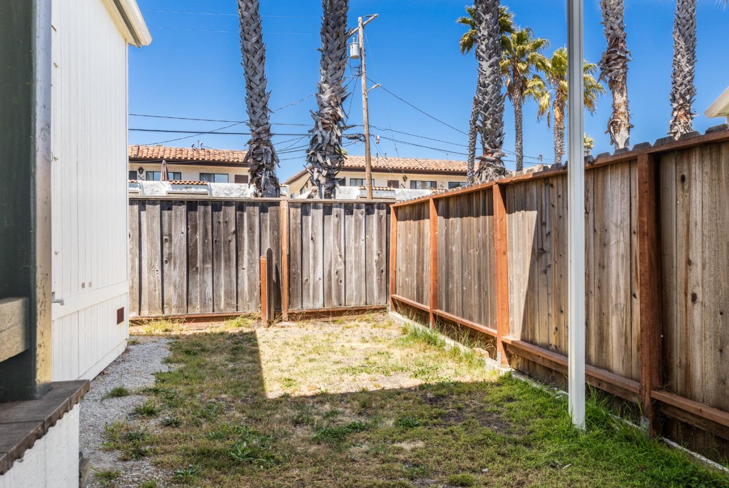 Detail Gallery Image 20 of 24 For 692 38th #9,  Santa Cruz,  CA 95062 - 2 Beds | 1 Baths