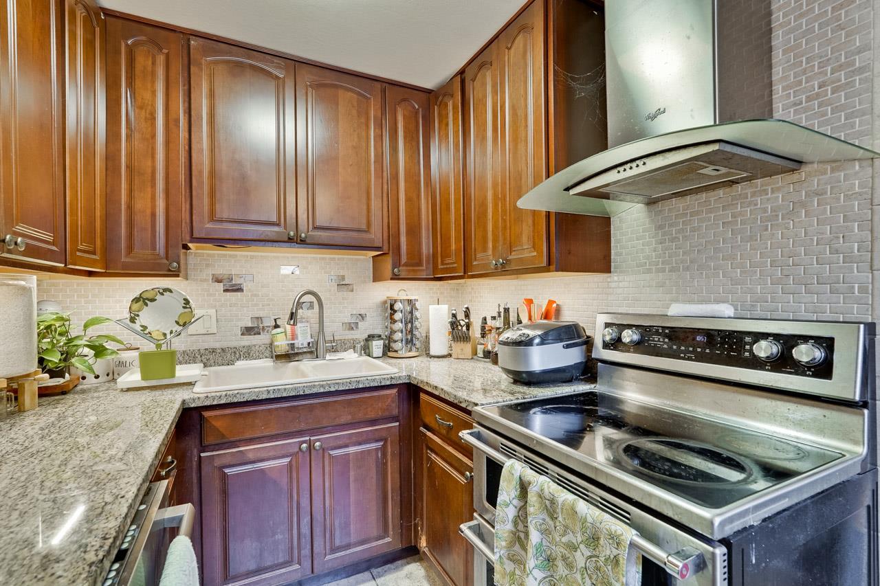 Detail Gallery Image 10 of 49 For 151 Colorado Ave, Palo Alto,  CA 94301 - 6 Beds | 3 Baths