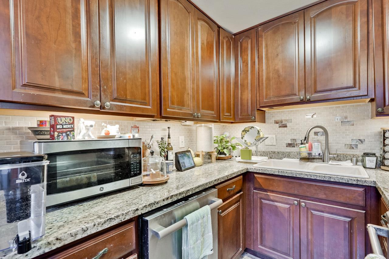 Detail Gallery Image 7 of 54 For 151 Colorado Ave, Palo Alto,  CA 94301 - 6 Beds | 3 Baths