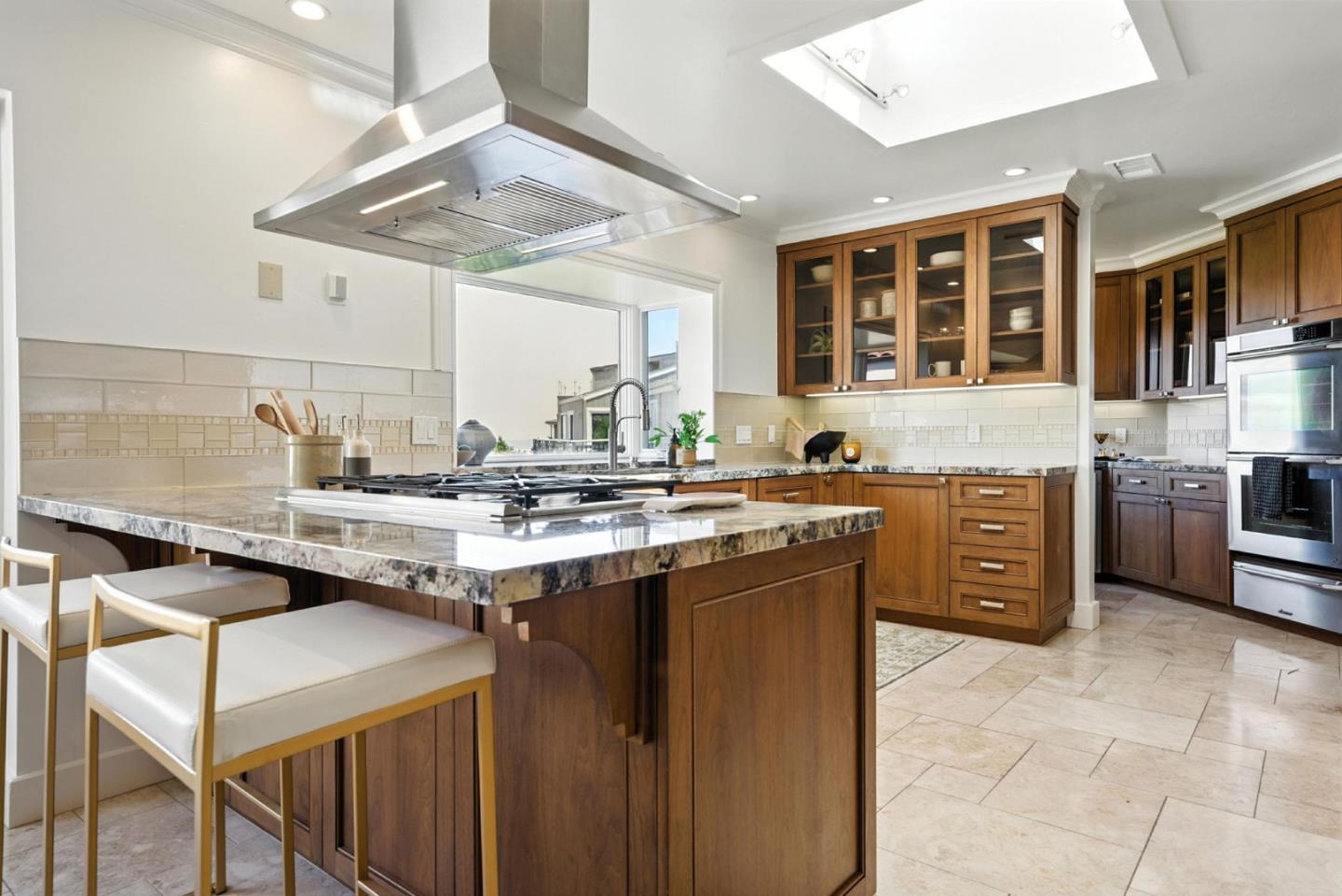 Detail Gallery Image 17 of 73 For 2774 Belmont Canyon, Belmont,  CA 94002 - 5 Beds | 3/1 Baths