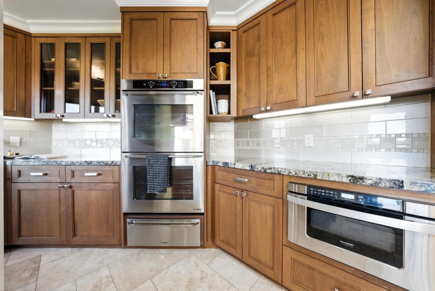 Detail Gallery Image 18 of 73 For 2774 Belmont Canyon, Belmont,  CA 94002 - 5 Beds | 3/1 Baths