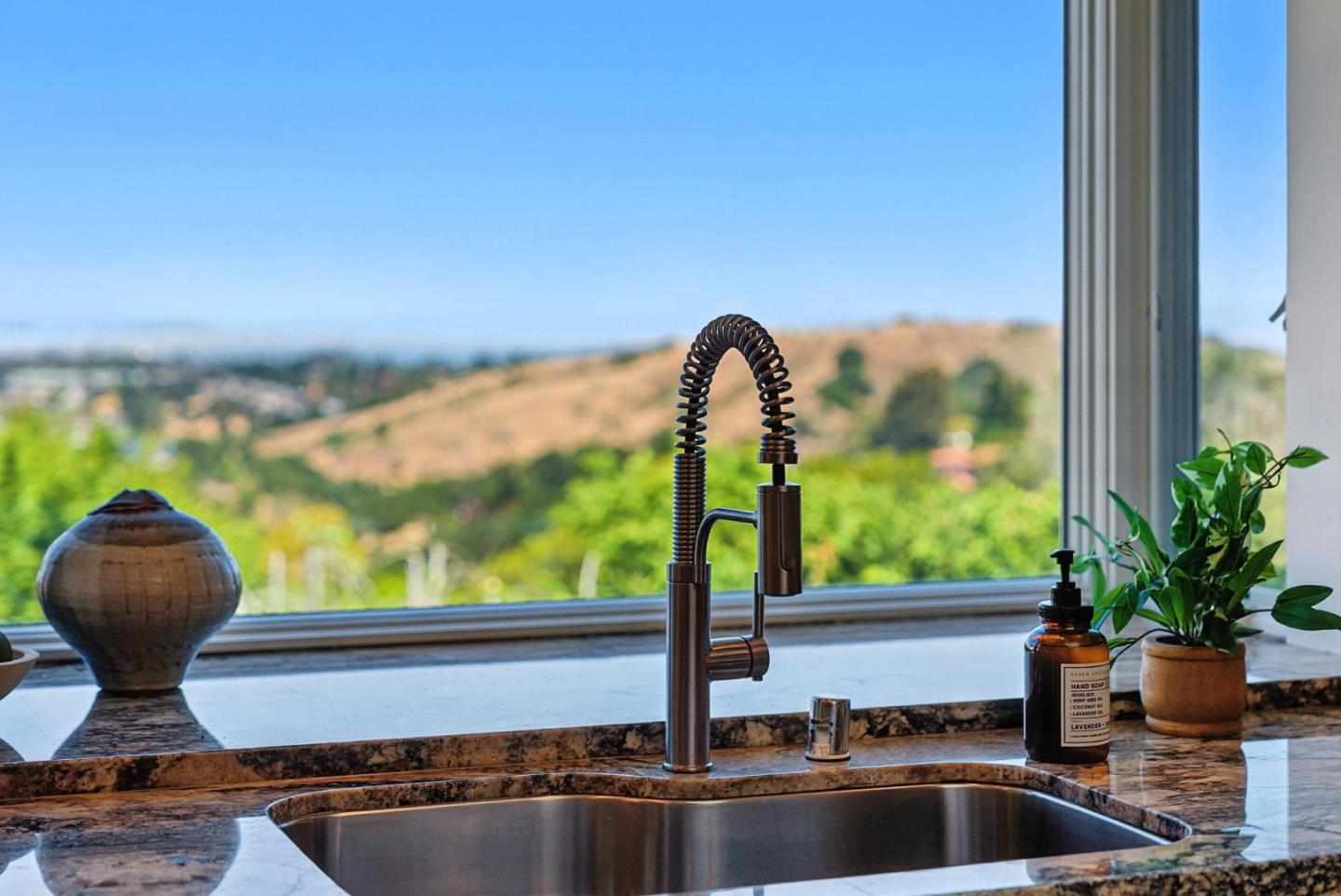 Detail Gallery Image 24 of 73 For 2774 Belmont Canyon, Belmont,  CA 94002 - 5 Beds | 3/1 Baths