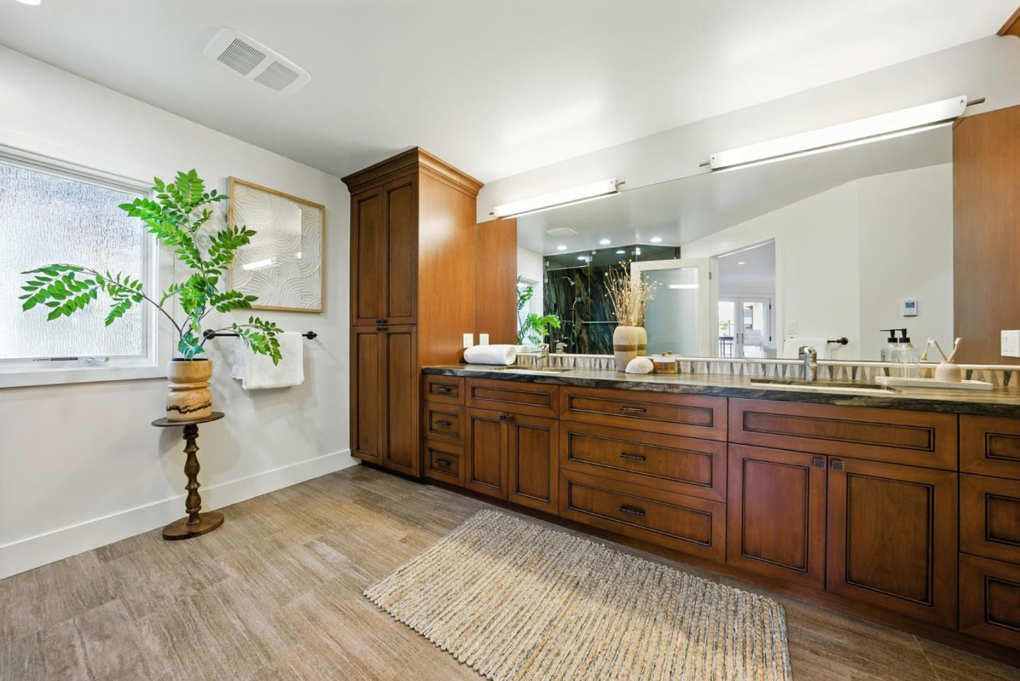 Detail Gallery Image 33 of 73 For 2774 Belmont Canyon, Belmont,  CA 94002 - 5 Beds | 3/1 Baths