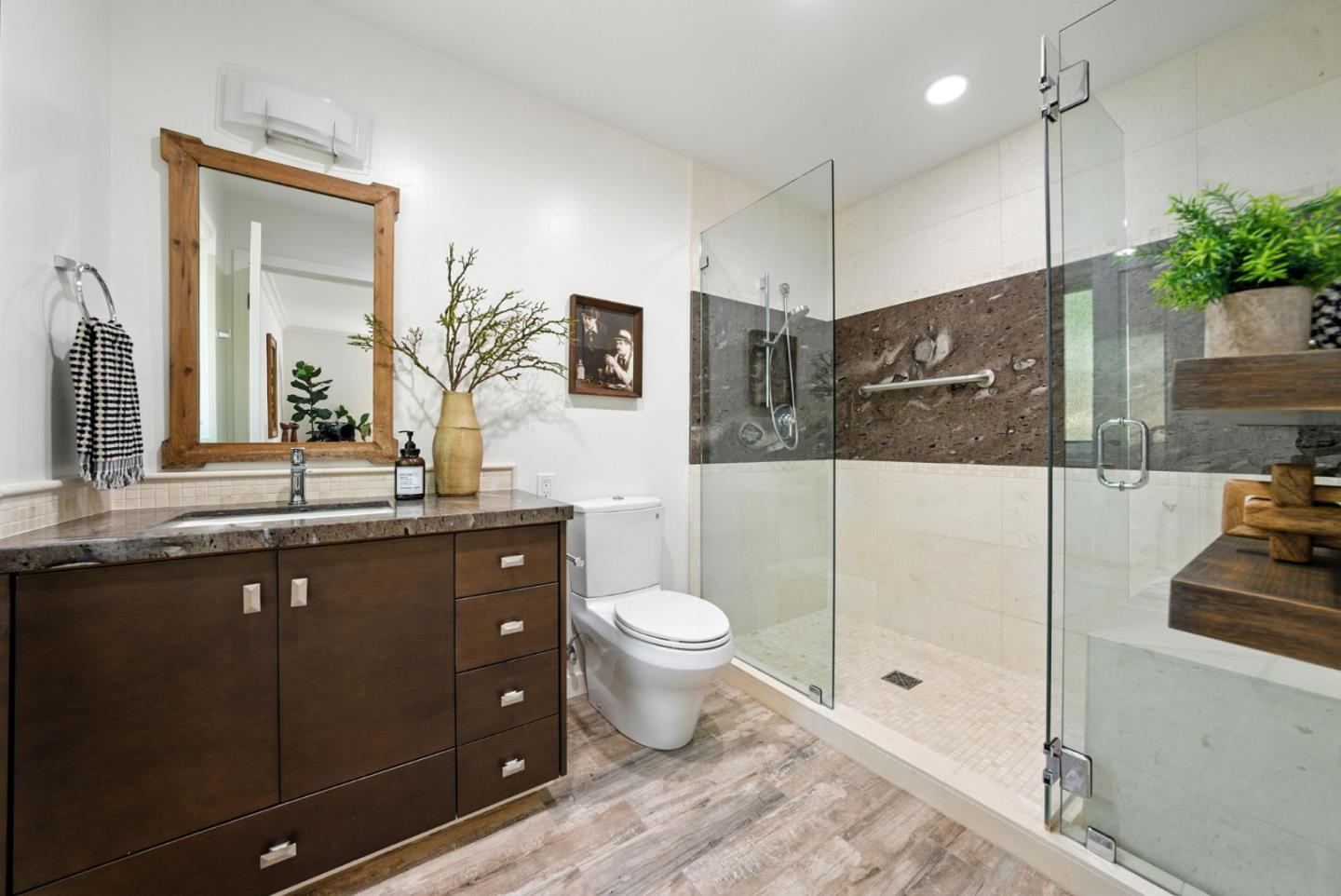 Detail Gallery Image 45 of 73 For 2774 Belmont Canyon, Belmont,  CA 94002 - 5 Beds | 3/1 Baths