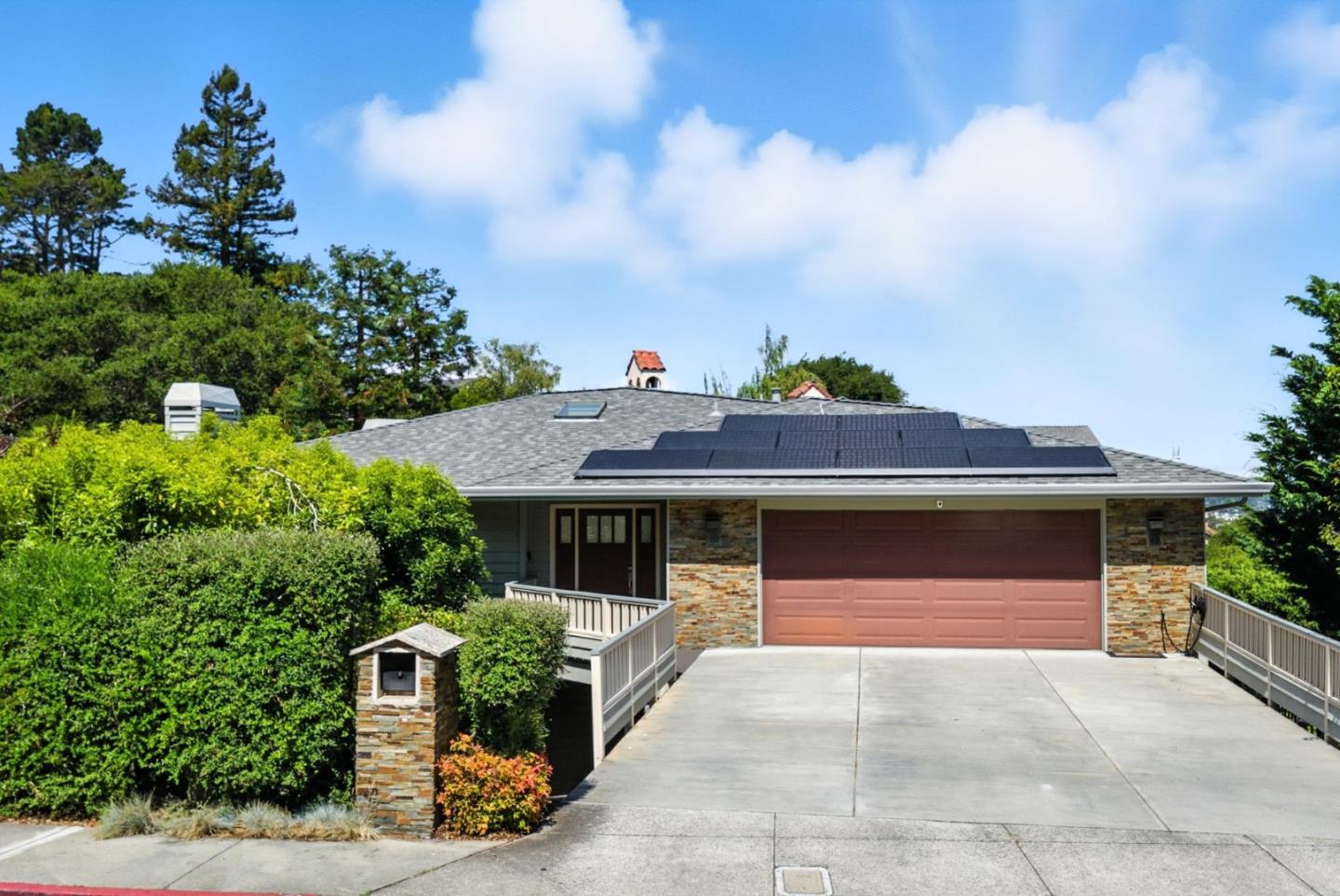 Detail Gallery Image 6 of 73 For 2774 Belmont Canyon, Belmont,  CA 94002 - 5 Beds | 3/1 Baths