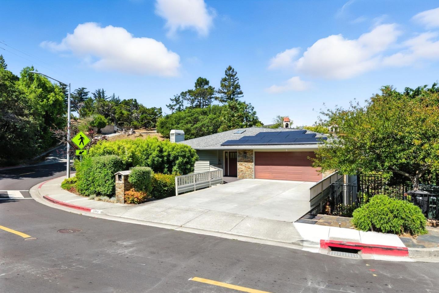Detail Gallery Image 63 of 73 For 2774 Belmont Canyon, Belmont,  CA 94002 - 5 Beds | 3/1 Baths