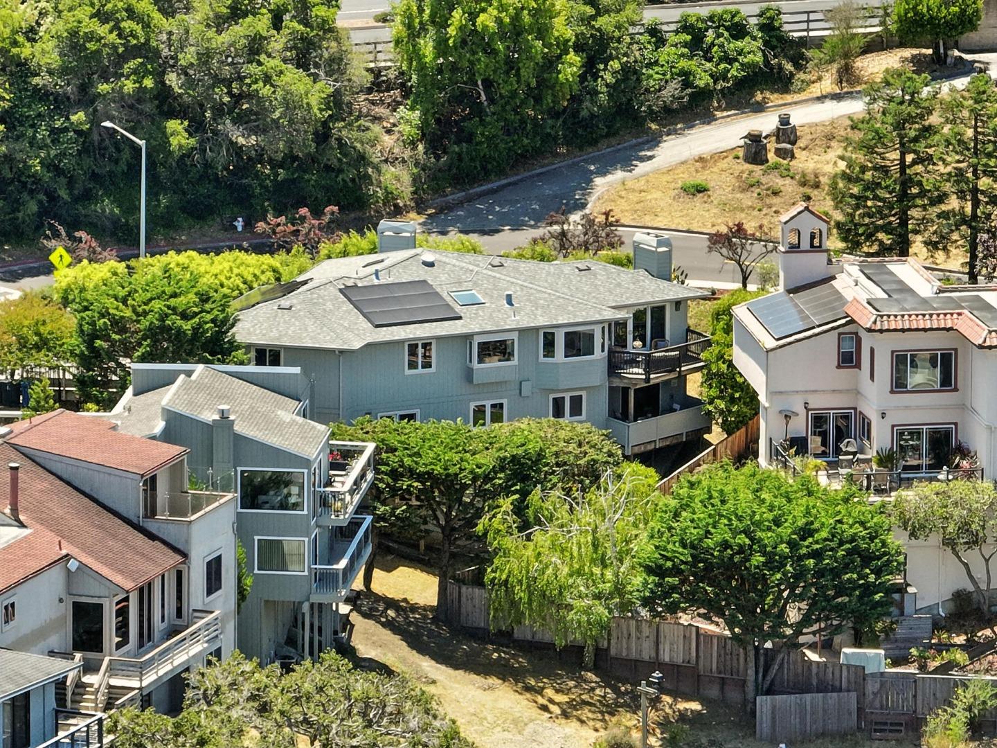 Detail Gallery Image 65 of 73 For 2774 Belmont Canyon, Belmont,  CA 94002 - 5 Beds | 3/1 Baths