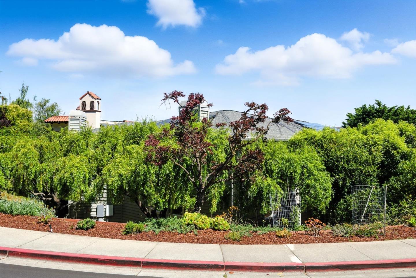 Detail Gallery Image 70 of 73 For 2774 Belmont Canyon, Belmont,  CA 94002 - 5 Beds | 3/1 Baths