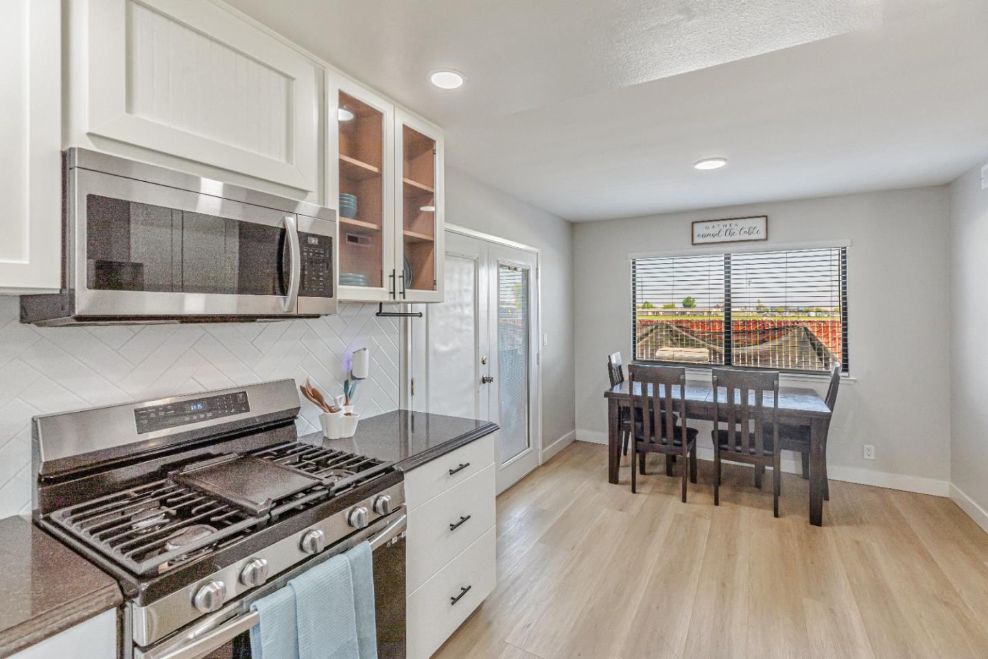Detail Gallery Image 13 of 38 For 200 Gibson Dr #36,  Hollister,  CA 95023 - 3 Beds | 1/1 Baths