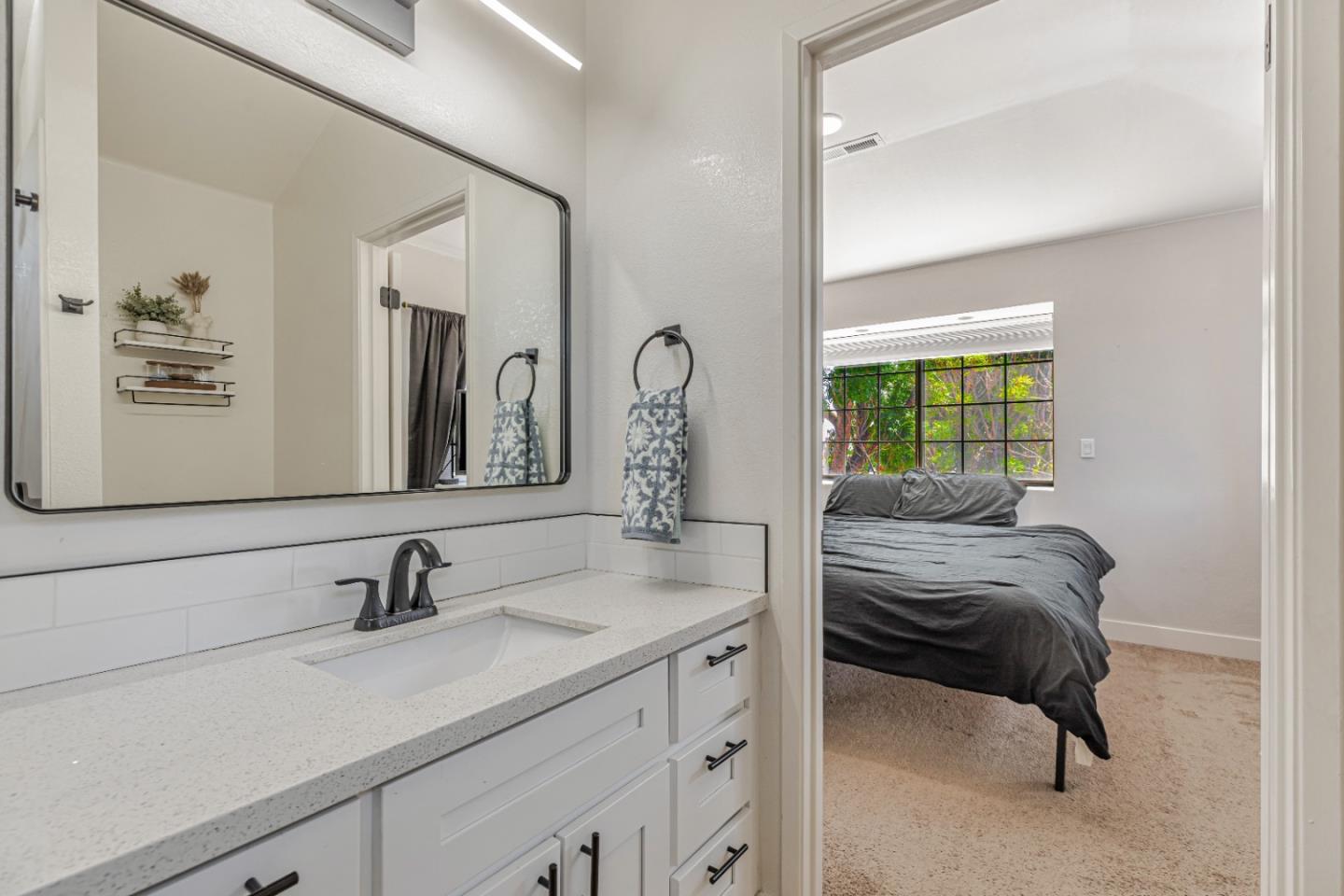 Detail Gallery Image 27 of 38 For 200 Gibson Dr #36,  Hollister,  CA 95023 - 3 Beds | 1/1 Baths