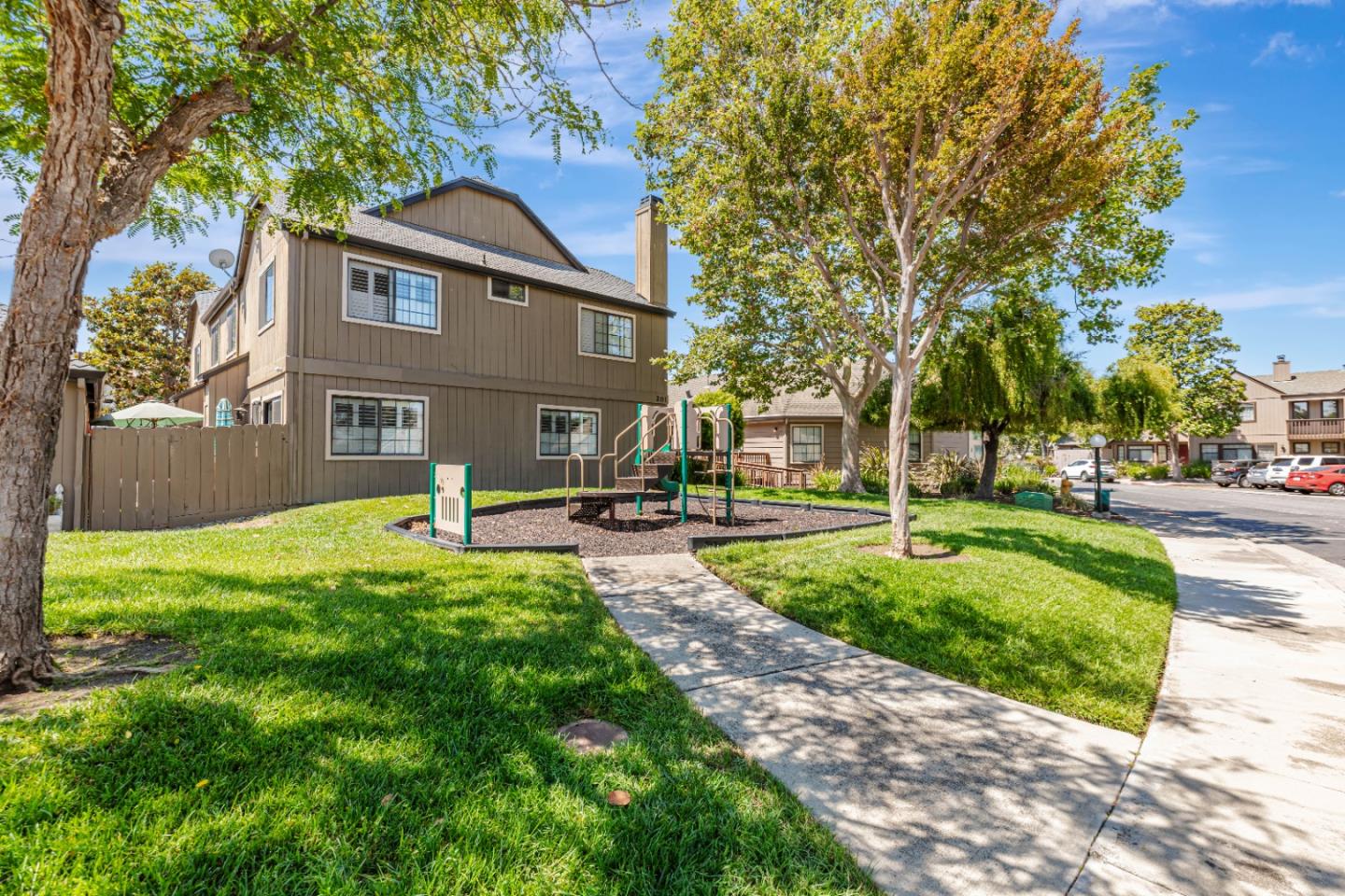 Detail Gallery Image 35 of 38 For 200 Gibson Dr #36,  Hollister,  CA 95023 - 3 Beds | 1/1 Baths