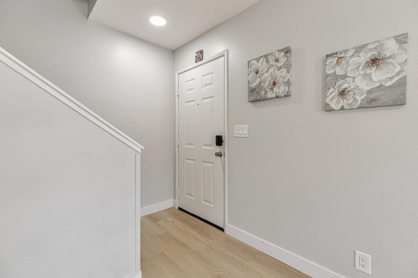 Detail Gallery Image 5 of 38 For 200 Gibson Dr #36,  Hollister,  CA 95023 - 3 Beds | 1/1 Baths