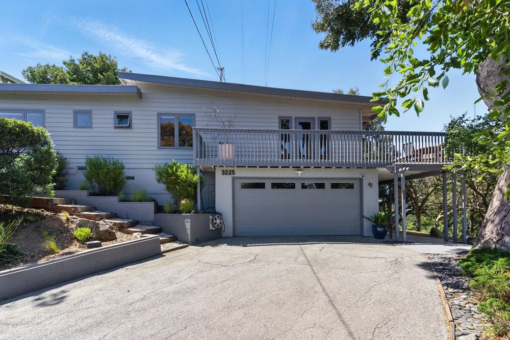 Detail Gallery Image 1 of 34 For 3225 Upper Lock Ave, Belmont,  CA 94002 - 3 Beds | 2/1 Baths