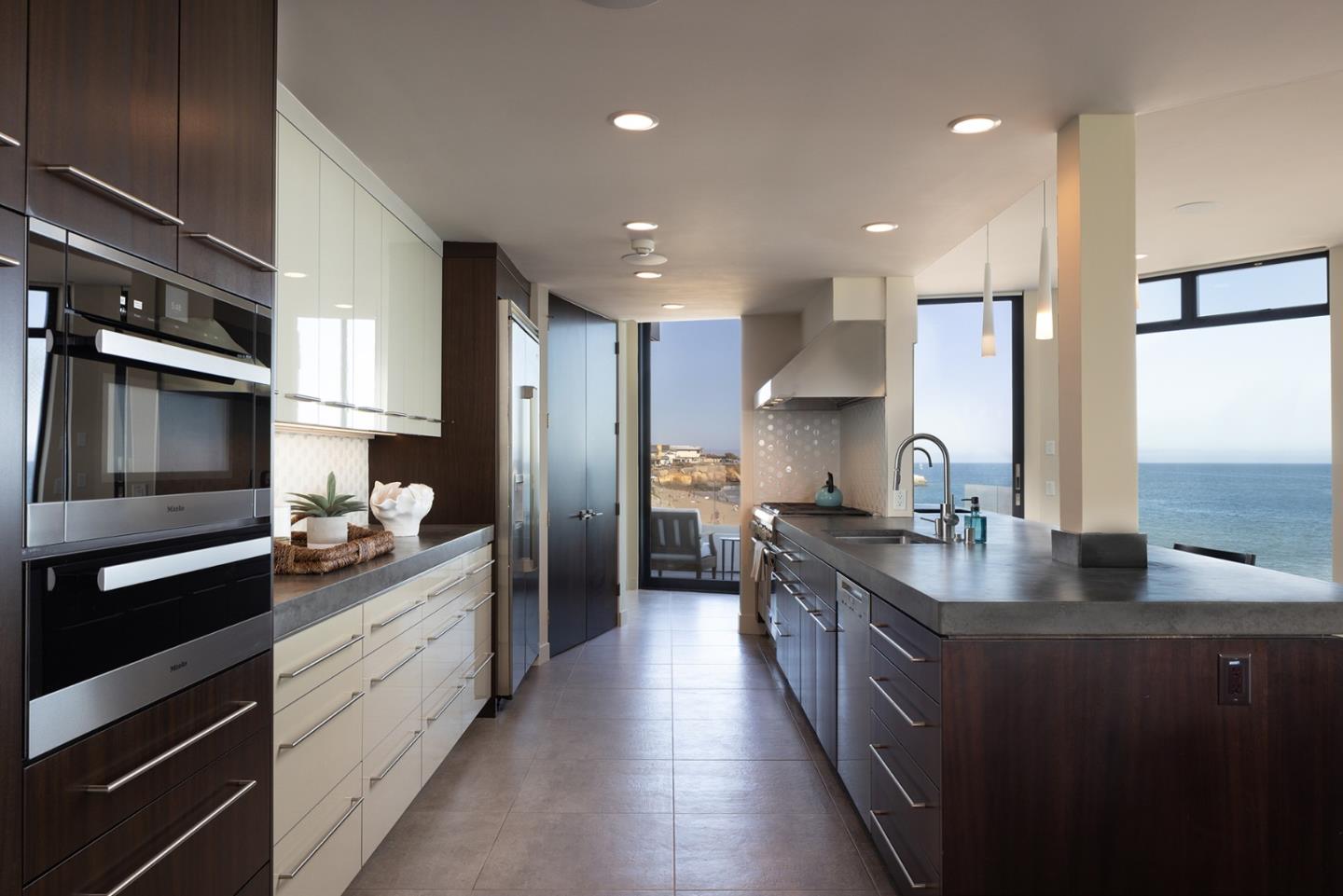 Detail Gallery Image 28 of 59 For 2900 E Cliff Dr, Santa Cruz,  CA 95062 - 4 Beds | 4 Baths