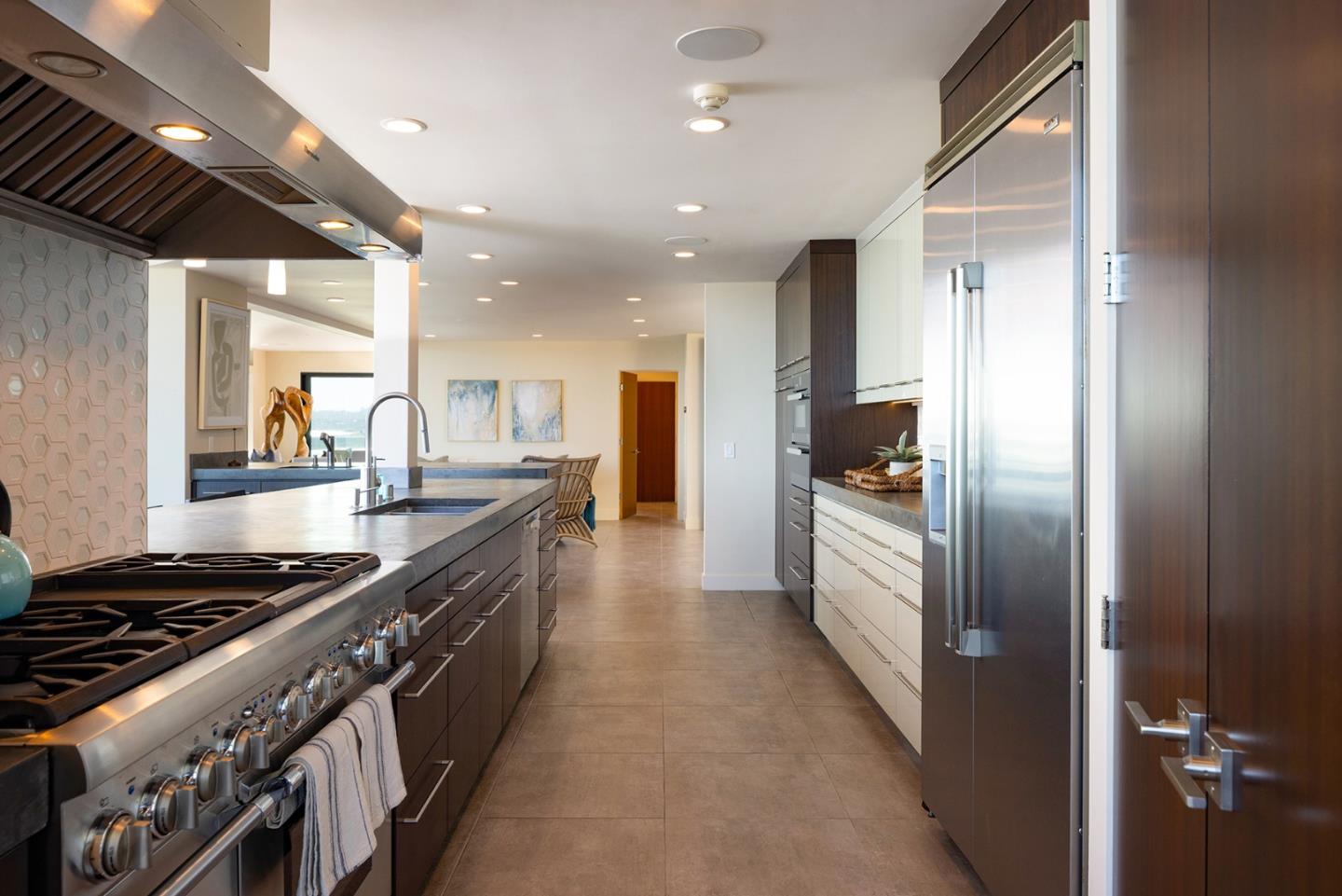 Detail Gallery Image 29 of 59 For 2900 E Cliff Dr, Santa Cruz,  CA 95062 - 4 Beds | 4 Baths