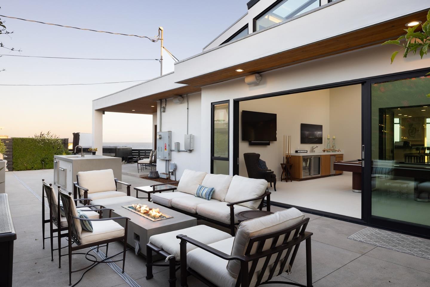 Detail Gallery Image 33 of 59 For 2900 E Cliff Dr, Santa Cruz,  CA 95062 - 4 Beds | 4 Baths
