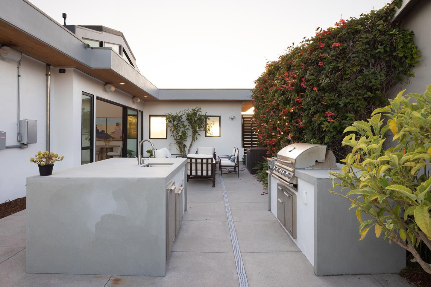 Detail Gallery Image 34 of 59 For 2900 E Cliff Dr, Santa Cruz,  CA 95062 - 4 Beds | 4 Baths