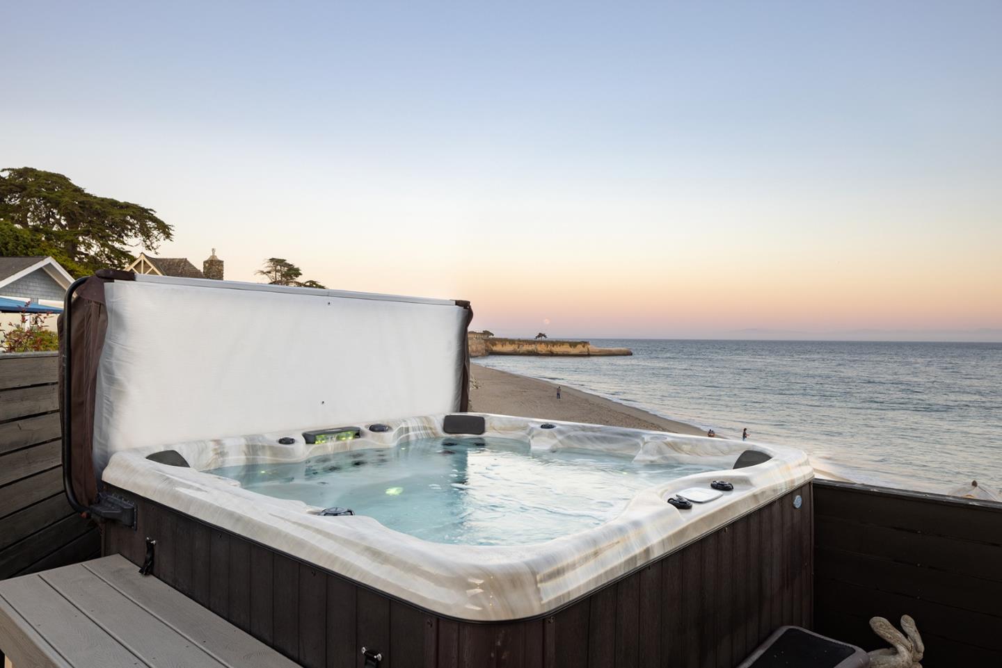 Detail Gallery Image 35 of 59 For 2900 E Cliff Dr, Santa Cruz,  CA 95062 - 4 Beds | 4 Baths