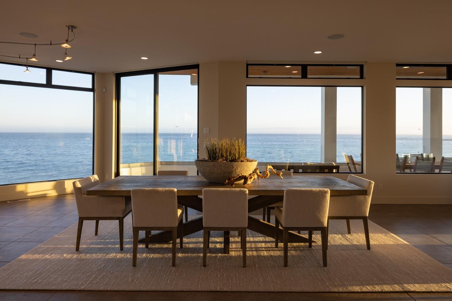 Detail Gallery Image 4 of 59 For 2900 E Cliff Dr, Santa Cruz,  CA 95062 - 4 Beds | 4 Baths