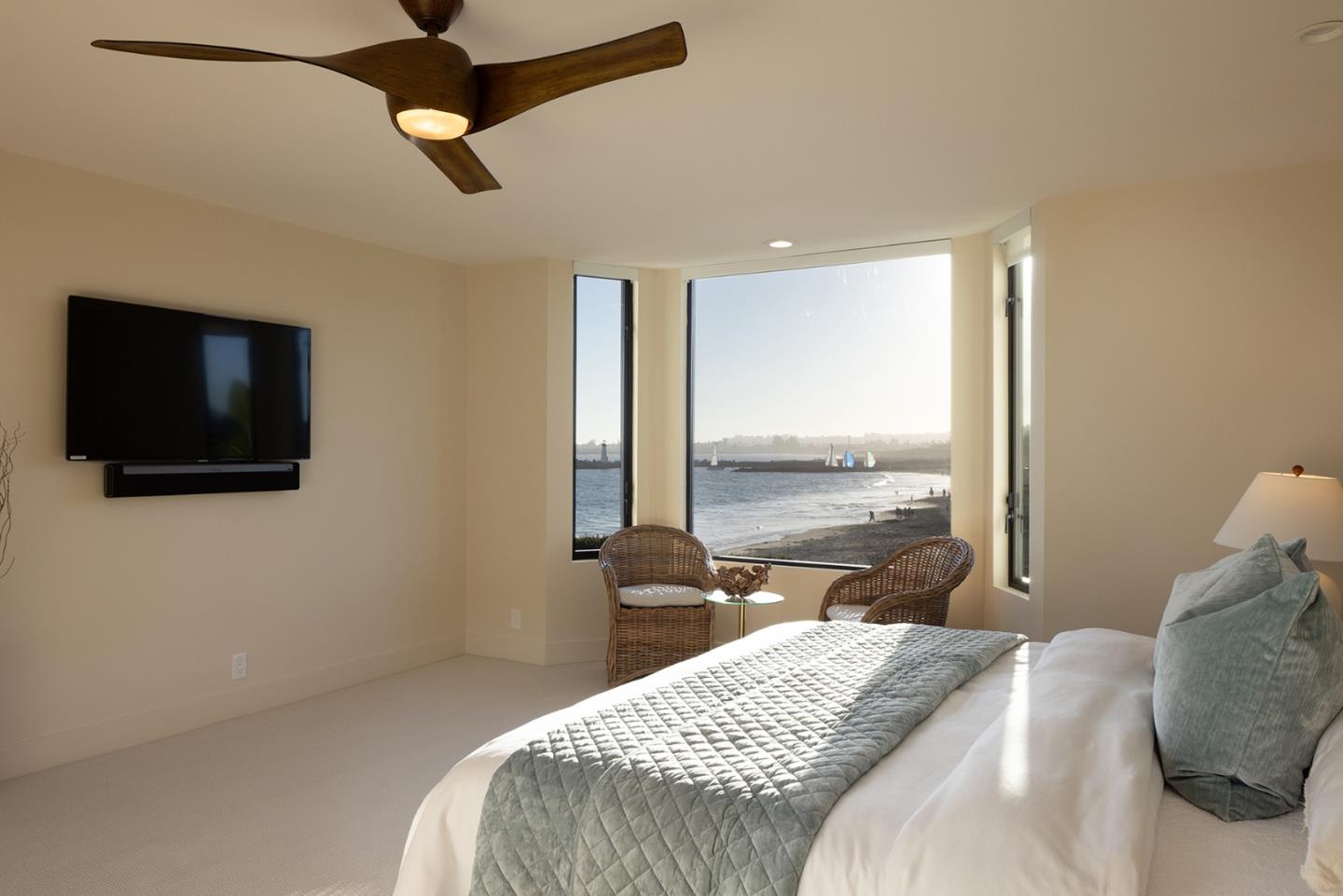 Detail Gallery Image 42 of 59 For 2900 E Cliff Dr, Santa Cruz,  CA 95062 - 4 Beds | 4 Baths