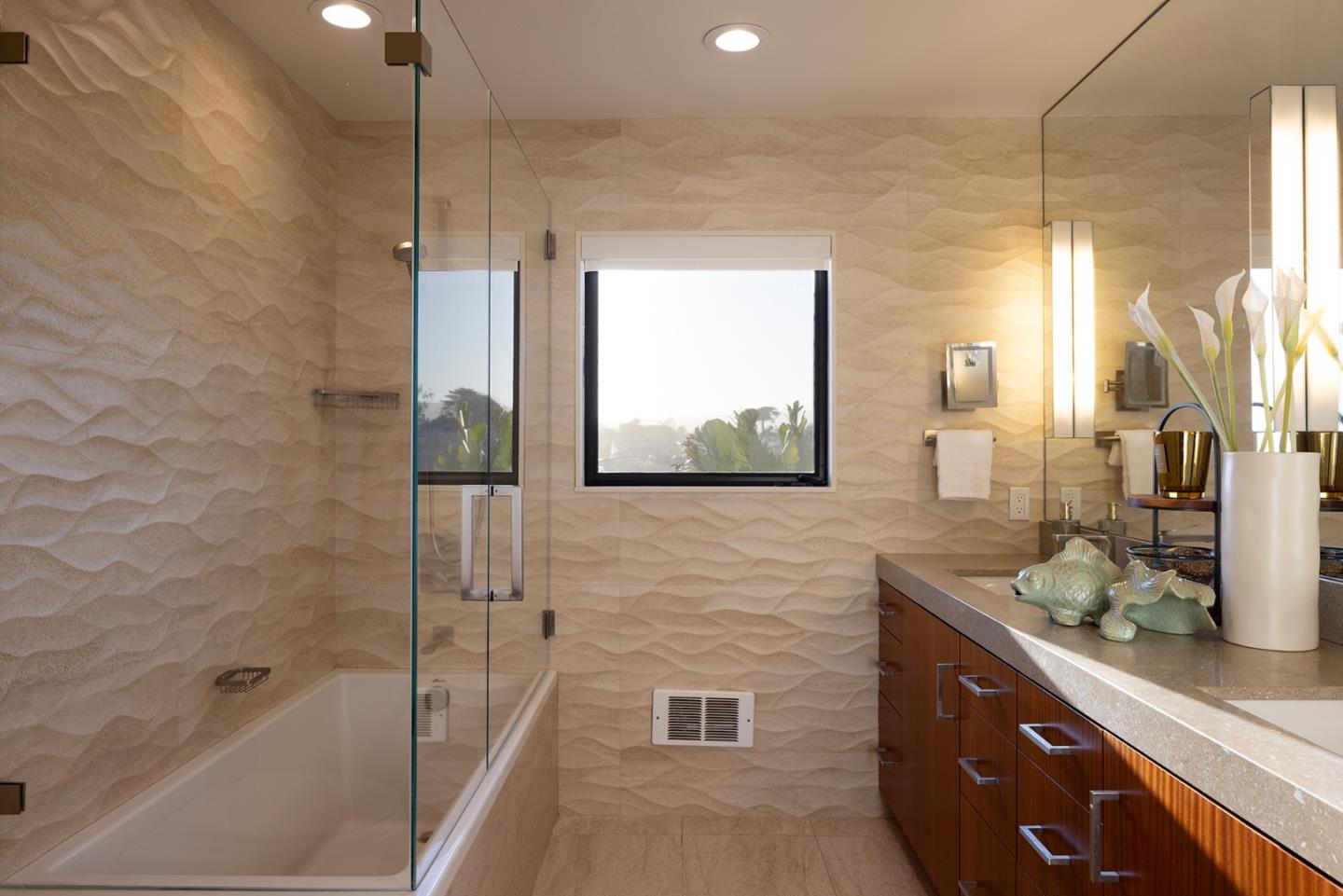 Detail Gallery Image 44 of 59 For 2900 E Cliff Dr, Santa Cruz,  CA 95062 - 4 Beds | 4 Baths