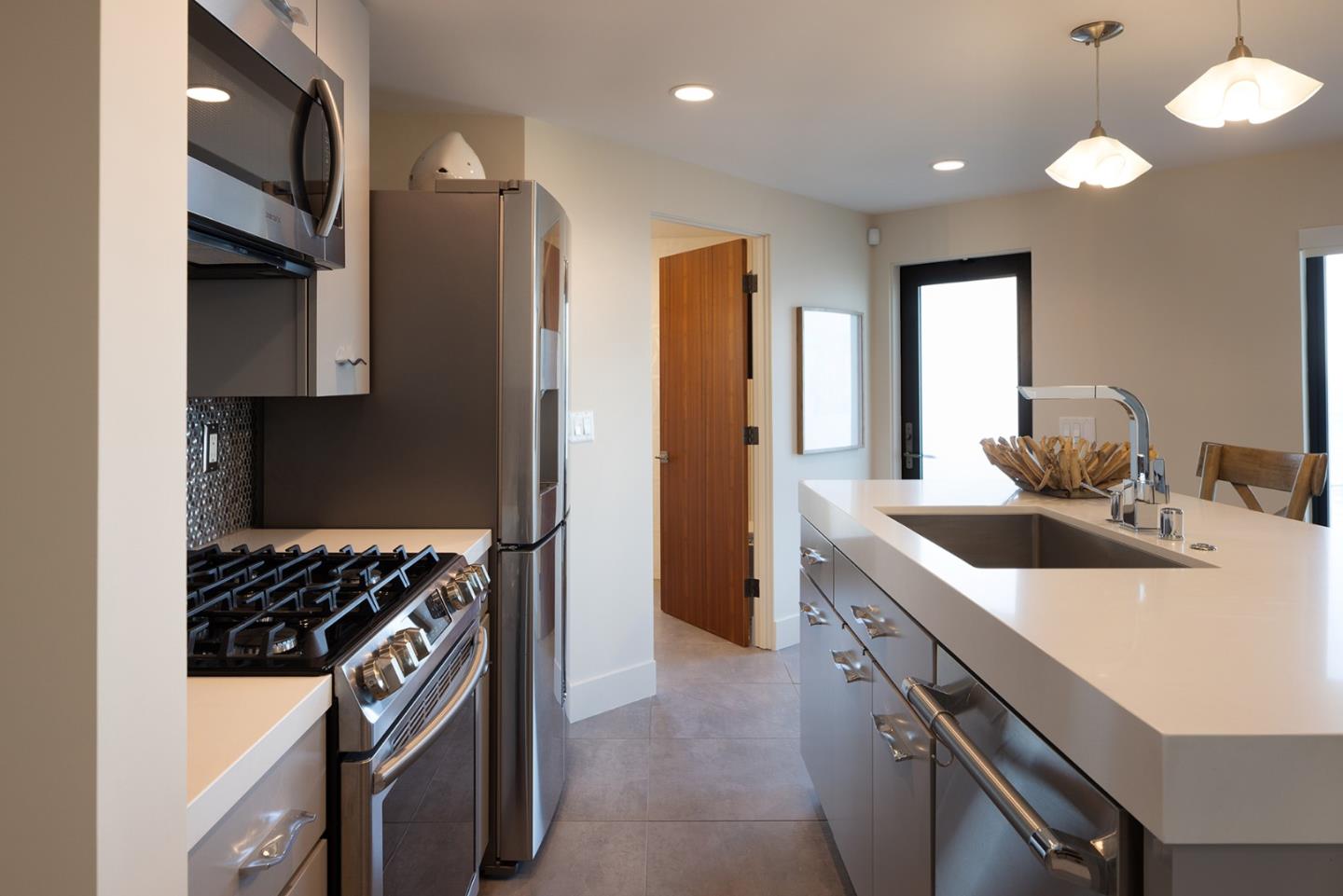 Detail Gallery Image 48 of 59 For 2900 E Cliff Dr, Santa Cruz,  CA 95062 - 4 Beds | 4 Baths