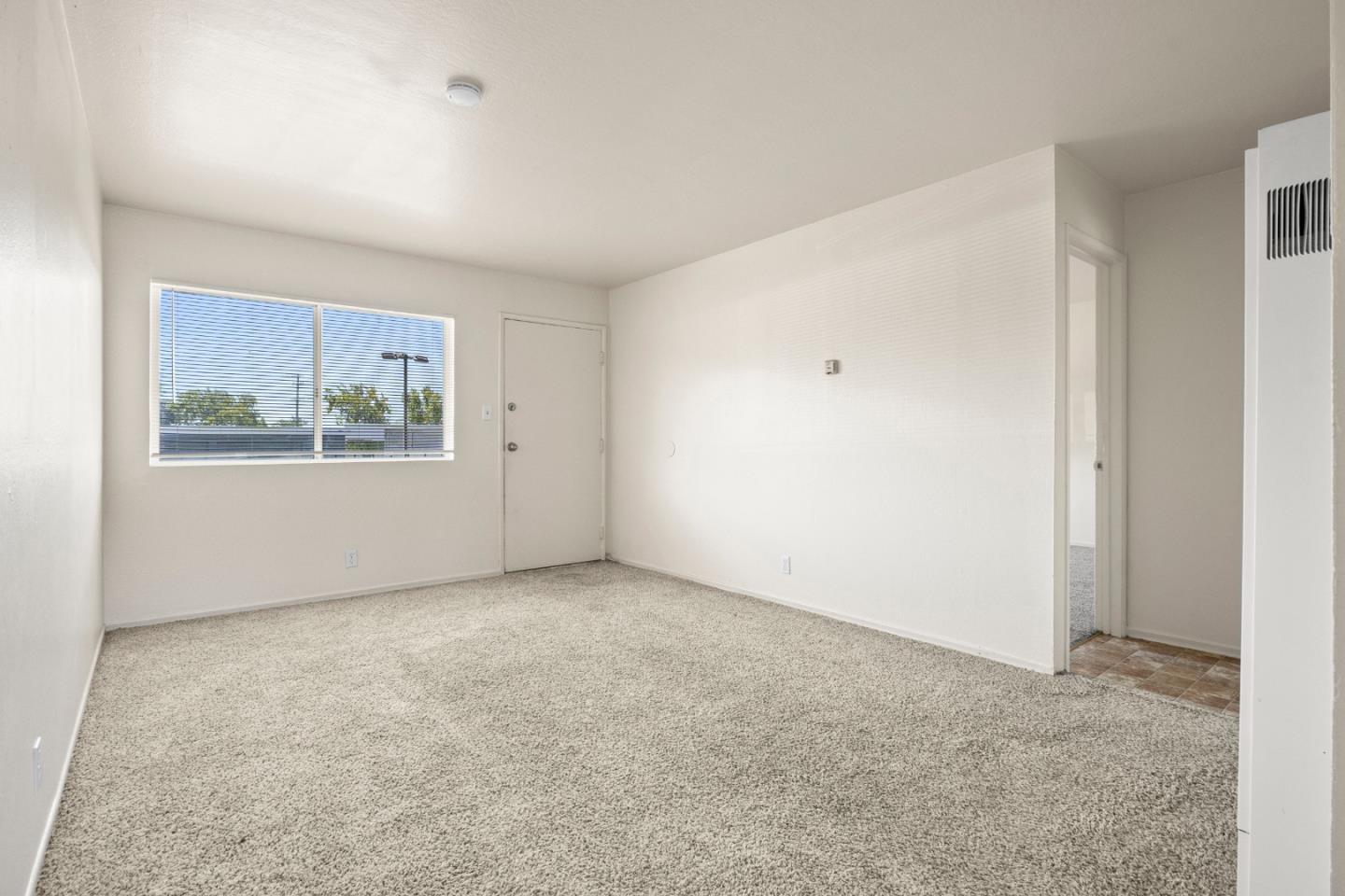 Detail Gallery Image 10 of 33 For 24598 Sybil Ave, Hayward,  CA 94542 - – Beds | – Baths