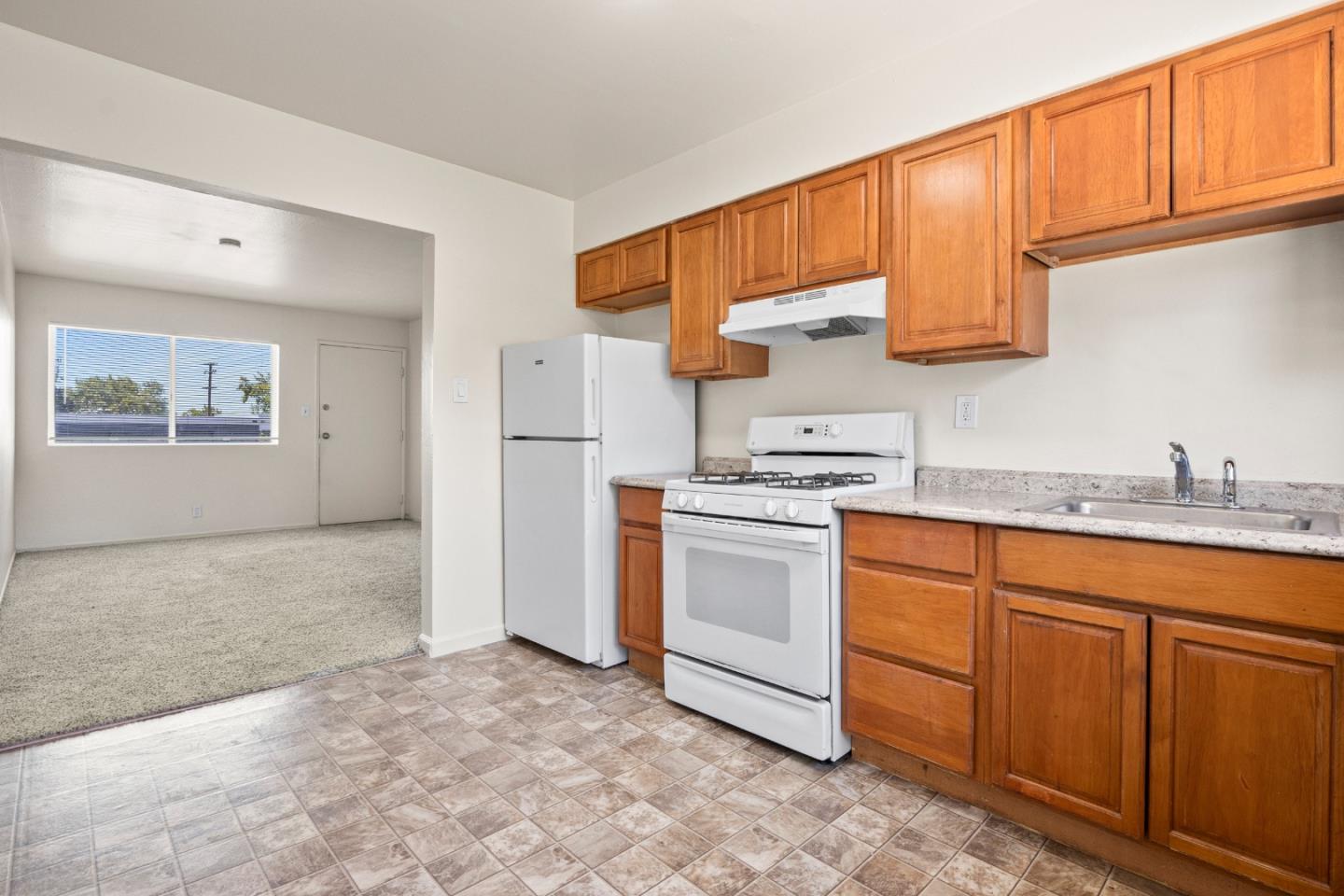 Detail Gallery Image 12 of 33 For 24598 Sybil Ave, Hayward,  CA 94542 - – Beds | – Baths