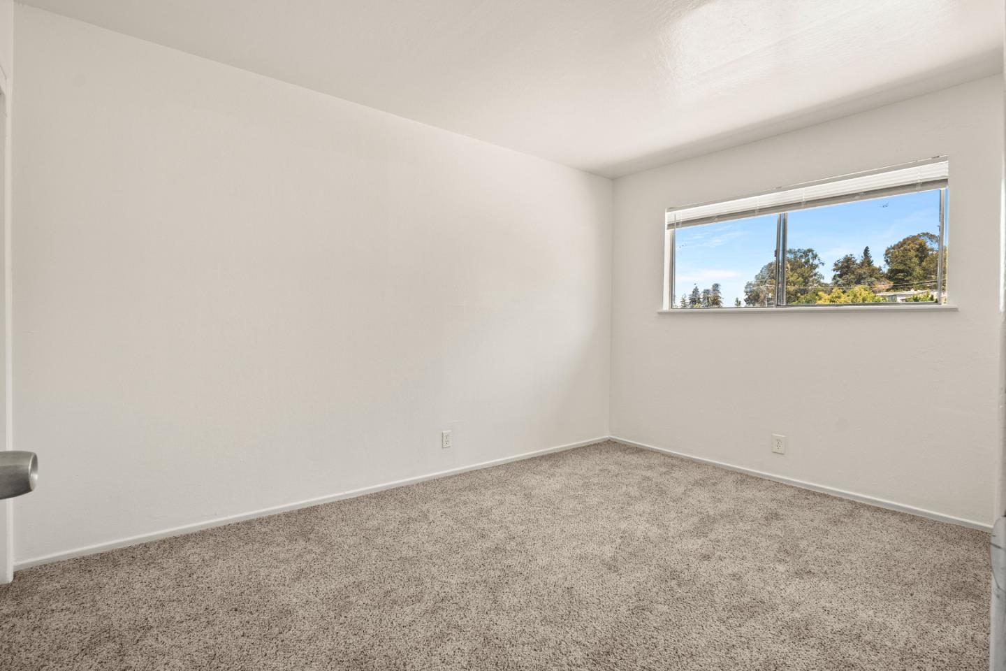 Detail Gallery Image 13 of 33 For 24598 Sybil Ave, Hayward,  CA 94542 - – Beds | – Baths