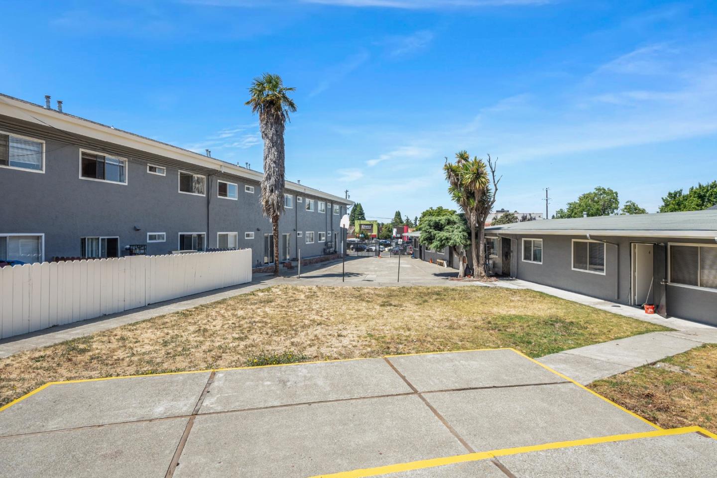 Detail Gallery Image 16 of 33 For 24598 Sybil Ave, Hayward,  CA 94542 - – Beds | – Baths