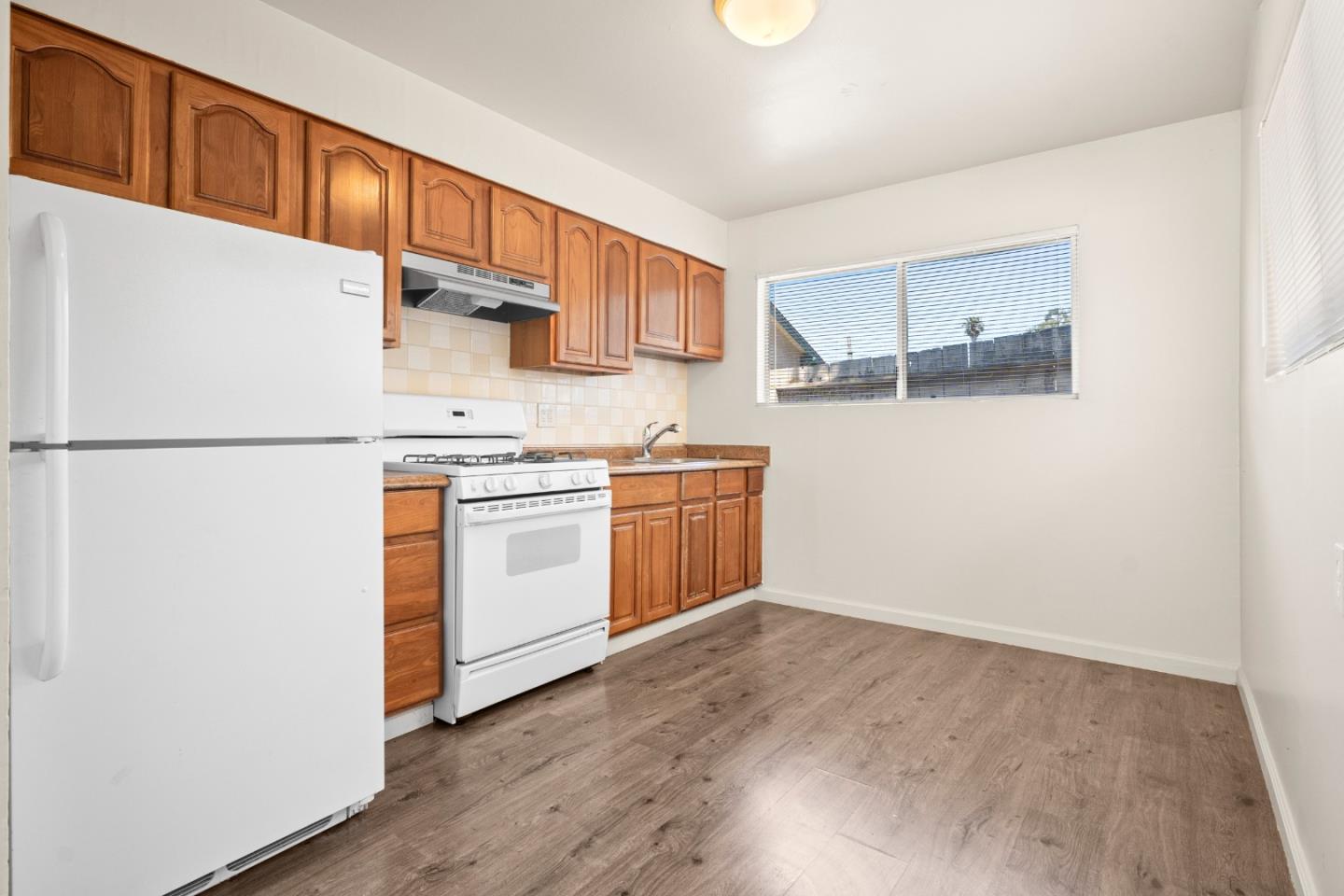 Detail Gallery Image 20 of 33 For 24598 Sybil Ave, Hayward,  CA 94542 - – Beds | – Baths