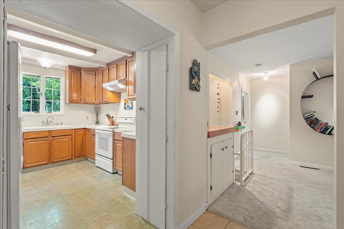 Detail Gallery Image 5 of 25 For 20246 Gist Rd, Los Gatos,  CA 95033 - 4 Beds | 2 Baths